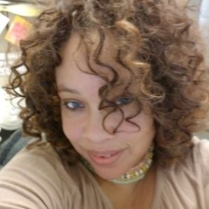 Meet your Posher, Shirelle